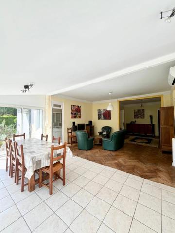 Maison à louer    6 pièces •    Pessac