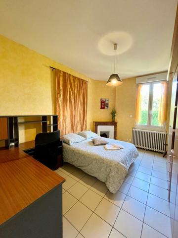 Maison à louer    6 pièces •    Pessac