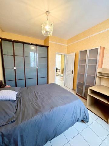 Maison à louer    6 pièces •    Pessac