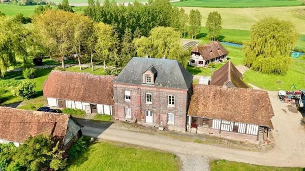 Vente                                                      Ferme
                        
                     9 pièces                      193 m2                     à Neufchâtel-en-Bray