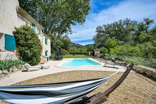 Vente Maison de luxe Ventabren 7 Pièces 218 m²