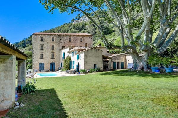 Vente Maison de luxe Ventabren 7 Pièces 218 m²