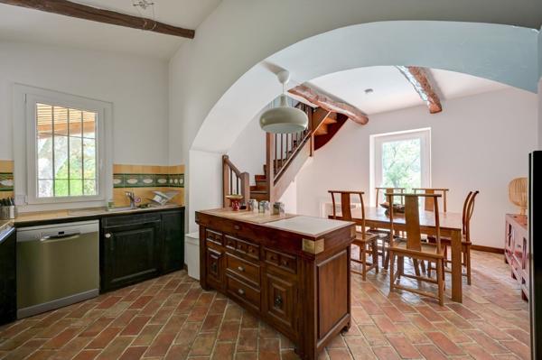Vente Maison de luxe Ventabren 7 Pièces 218 m²