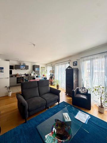 Vente                                                      Appartement
                        
                     4 pièces                      91 m2                     à Fontainebleau