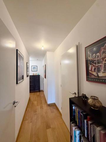 Vente                                                      Appartement
                        
                     4 pièces                      91 m2                     à Fontainebleau