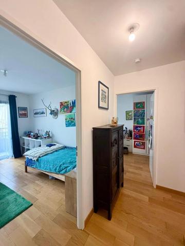 Vente                                                      Appartement
                        
                     4 pièces                      91 m2                     à Fontainebleau