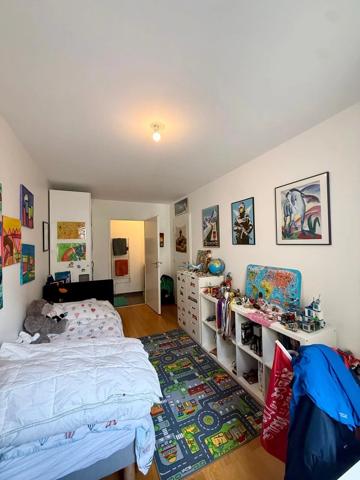 Vente                                                      Appartement
                        
                     4 pièces                      91 m2                     à Fontainebleau