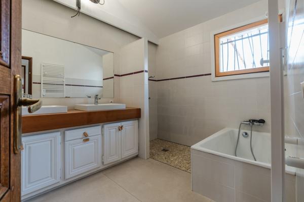 Vente Maison de luxe Saint-Estève 8 Pièces 226 m²