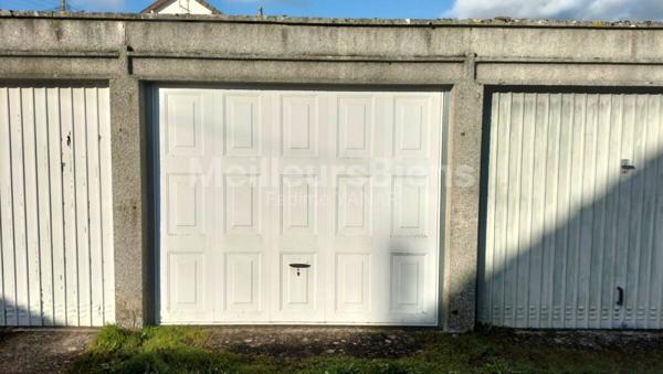 “Opportunité à saisir : Garage de 13 m² en vente dans le quartier martineaux à Châteaudun”