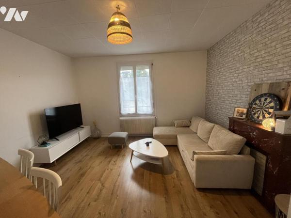 LISIEUX CENTRE VILLE BEL APPARTEMENT T3 RENOVE 57m² + AVEC TERRASSE loué 700 € / mois