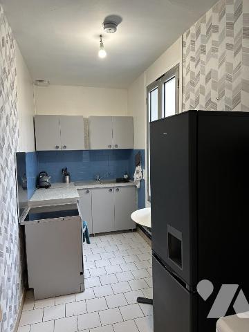 LISIEUX CENTRE VILLE BEL APPARTEMENT T3 RENOVE 57m² + AVEC TERRASSE loué 700 € / mois