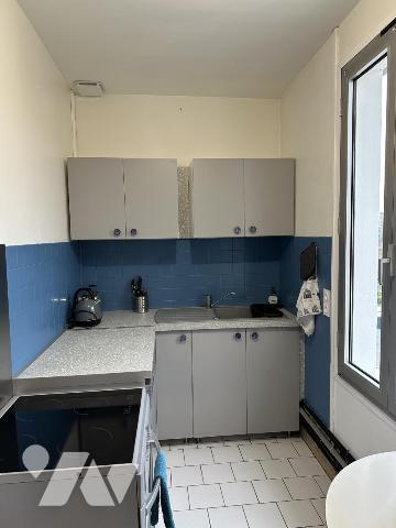 LISIEUX CENTRE VILLE BEL APPARTEMENT T3 RENOVE 57m² + AVEC TERRASSE loué 700 € / mois