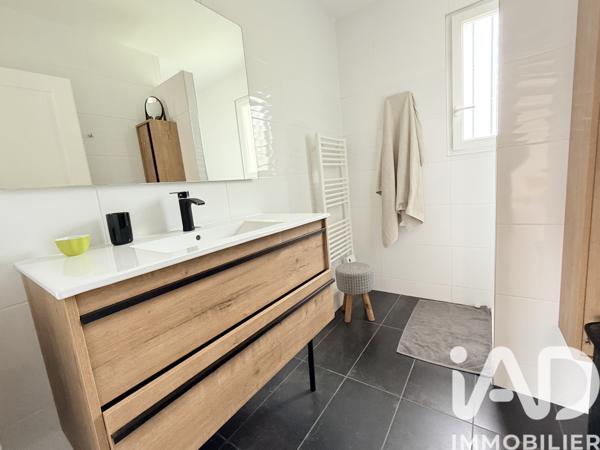 Maison à vendre 4 pièces 82 m² Saint-Martial-de-Vitaterne