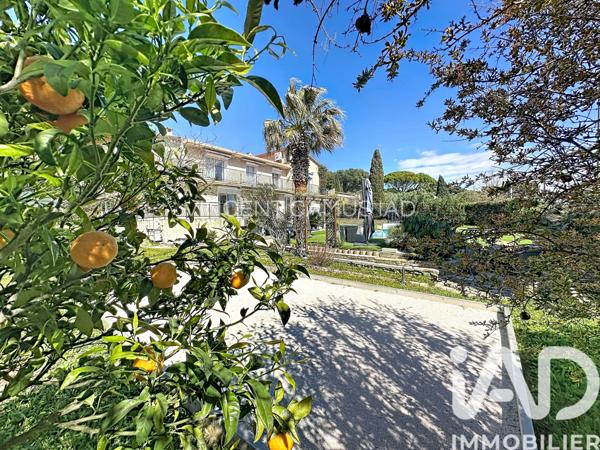 Maison à vendre 10 pièces 260 m² Sanary-sur-Mer