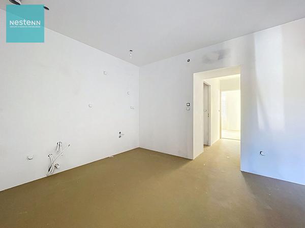 Appartement à vendre T2 RDC 45m², cour et parking, centre Villefranche De Lauragais