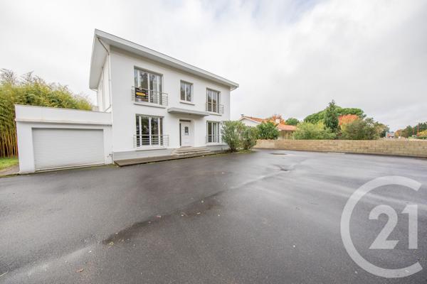 Maison à vendre  8 pièces - 178,65 m2 LE TAILLAN MEDOC - 33
