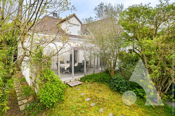 Maison 8 pièces 223 m2