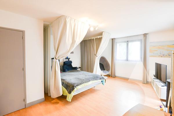 Maison 8 pièces 223 m2