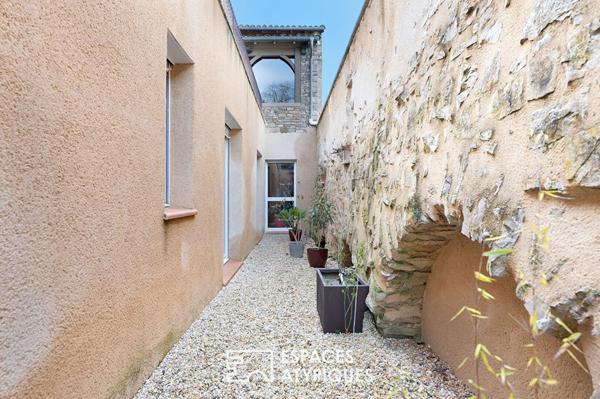 Maison de village rénovée au coeur de la cité médiévale