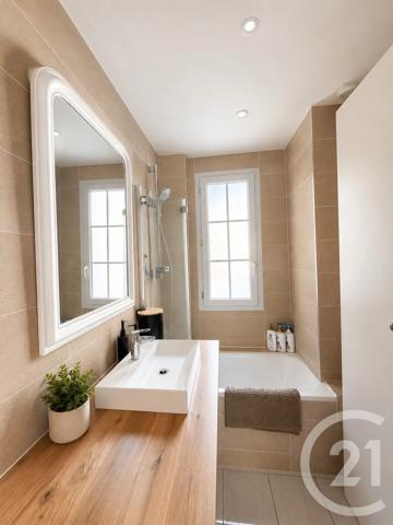 Appartement F3 à vendre  3 pièces - 59,63 m 2   LEVALLOIS PERRET  - 92