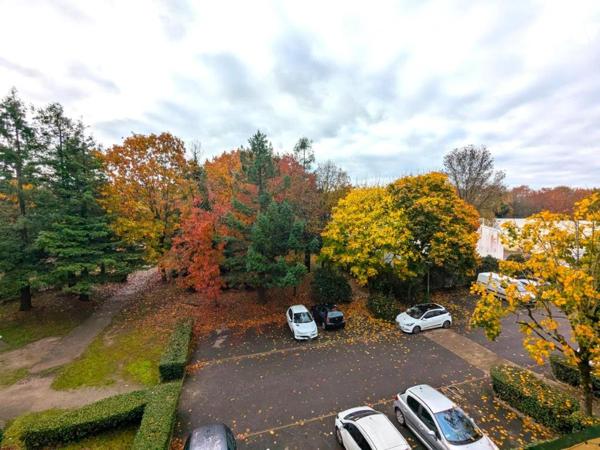 APPARTEMENT 2 PIECES - STATIONNEMENT - BALCON