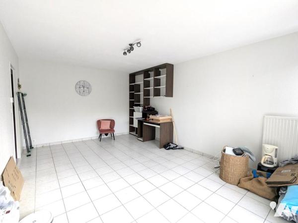 APPARTEMENT 2 PIECES - STATIONNEMENT - BALCON