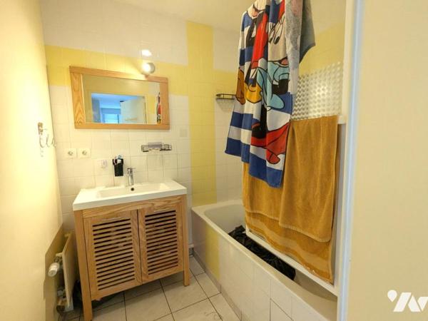 APPARTEMENT 2 PIECES - STATIONNEMENT - BALCON