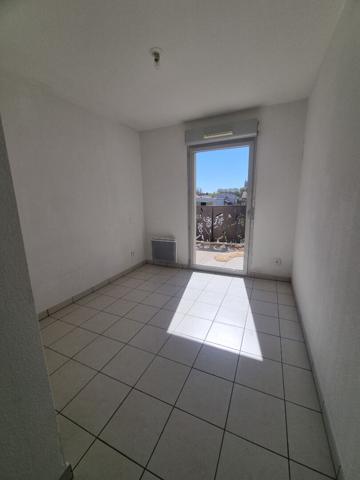 Narbonne , quai d'Alsace, Appartement 3 pièces plein sud, avec terrasse et parking
