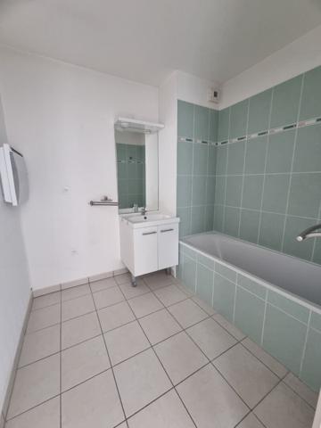 Narbonne , quai d'Alsace, Appartement 3 pièces plein sud, avec terrasse et parking