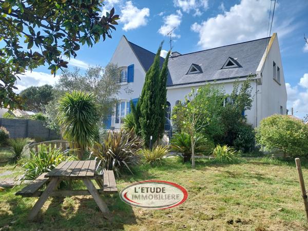 Sainte Pazanne bourg : familiale de 220 m² habitables, 5 chambres + 1 bureau
