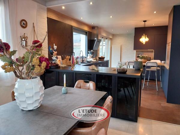 Sainte Pazanne bourg : familiale de 220 m² habitables, 5 chambres + 1 bureau