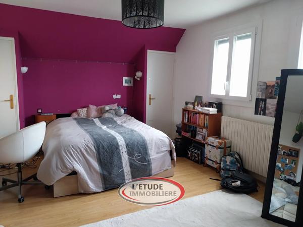 Sainte Pazanne bourg : familiale de 220 m² habitables, 5 chambres + 1 bureau
