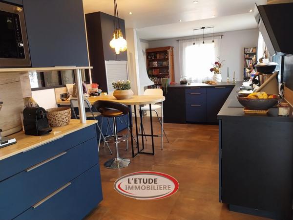 Sainte Pazanne bourg : familiale de 220 m² habitables, 5 chambres + 1 bureau
