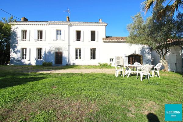 Maison Bourgeoise avec piscine et garages