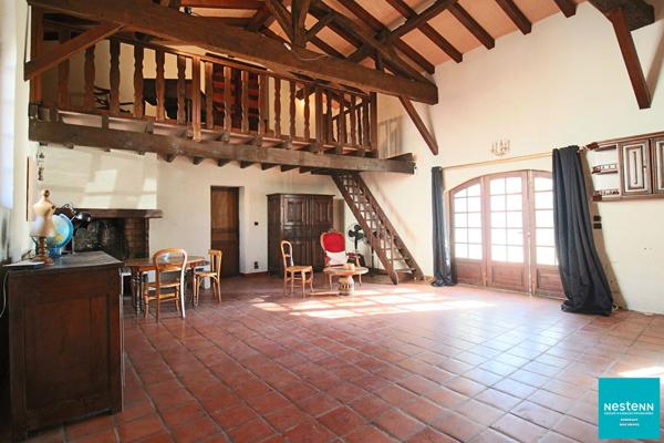 Maison Bourgeoise avec piscine et garages