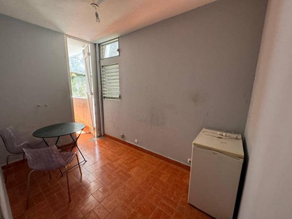 Appartement à SAISIR ET RAFRAICHIR
