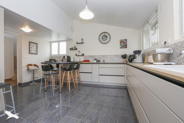 Maison à vendre |  Luynes |  8 pièces | 157 m²