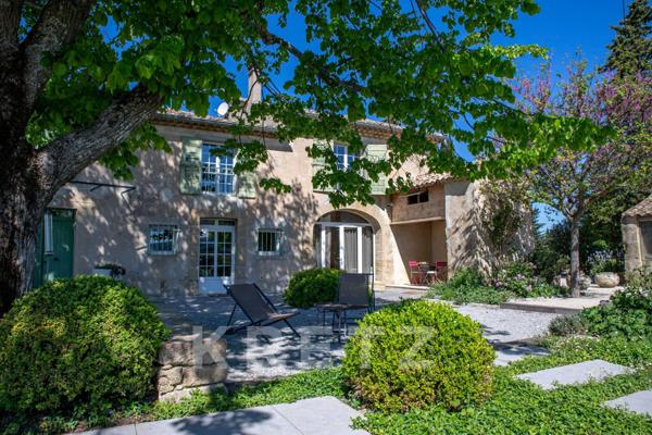 Propriété d'exception - restauration de charme - piscine et jardin paysagé - vue panoramique