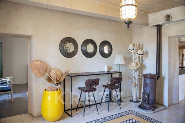 Propriété d'exception - restauration de charme - piscine et jardin paysagé - vue panoramique