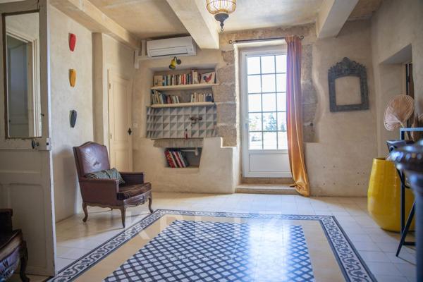 Propriété d'exception - restauration de charme - piscine et jardin paysagé - vue panoramique