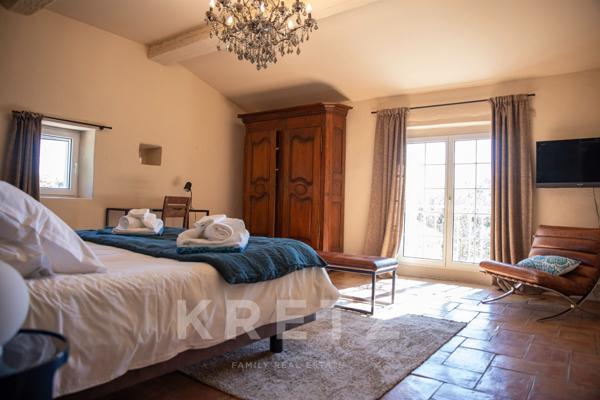 Propriété d'exception - restauration de charme - piscine et jardin paysagé - vue panoramique