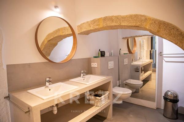 Propriété d'exception - restauration de charme - piscine et jardin paysagé - vue panoramique