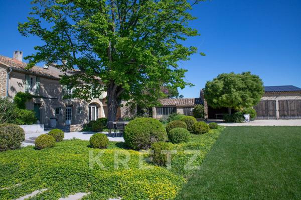 Propriété d'exception - restauration de charme - piscine et jardin paysagé - vue panoramique