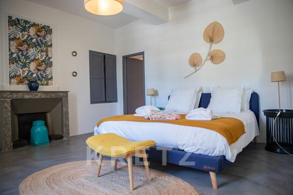 Propriété d'exception - restauration de charme - piscine et jardin paysagé - vue panoramique