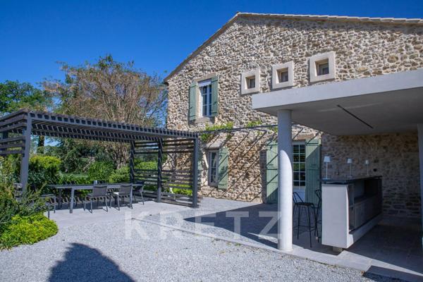 Propriété d'exception - restauration de charme - piscine et jardin paysagé - vue panoramique