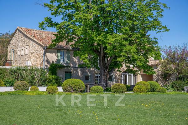Propriété d'exception - restauration de charme - piscine et jardin paysagé - vue panoramique
