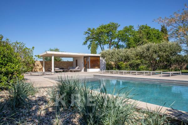 Propriété d'exception - restauration de charme - piscine et jardin paysagé - vue panoramique