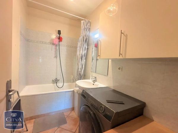 Appartement à louer 3 pièces 78.82m² Neuville-sur-Saône (69250)