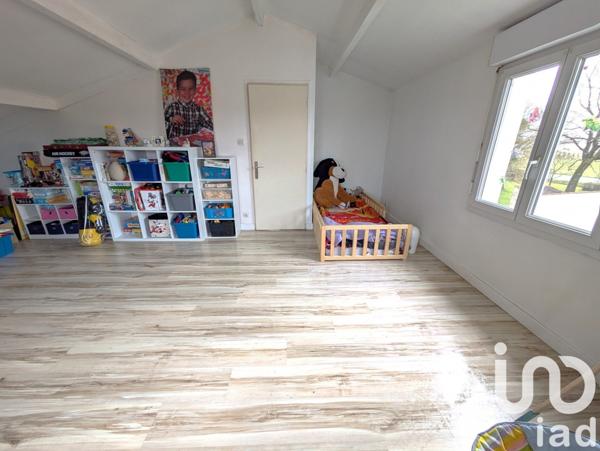 Maison 7 pièces de 180 m² à Balanzac (17600)