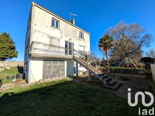 Maison 7 pièces de 180 m² à Balanzac (17600)